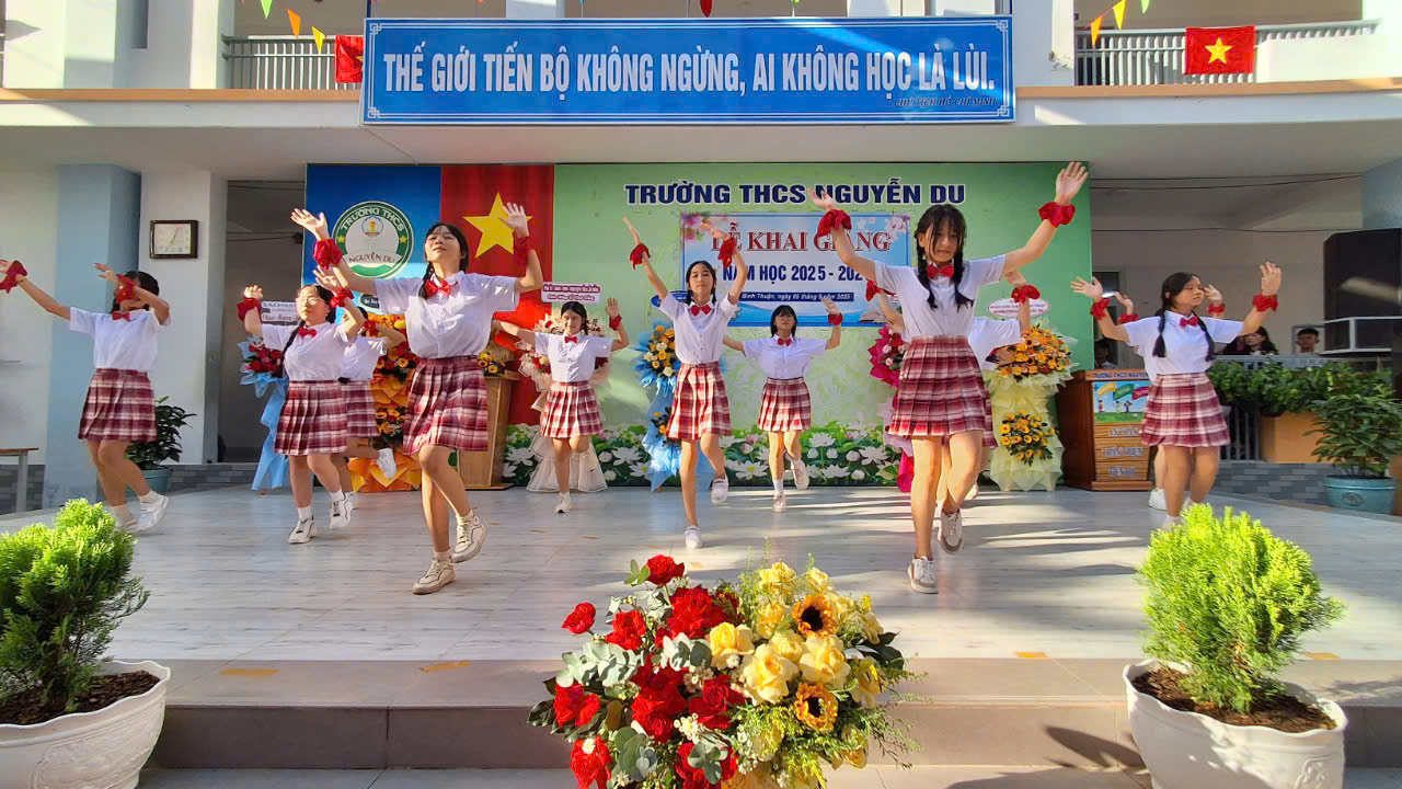 Văn nghệ mừng Khai giảng
